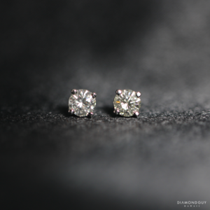 1.5g 14KWG 1.10ctw ROUND BRILLIANT DIAMOND STUD EARRINGS