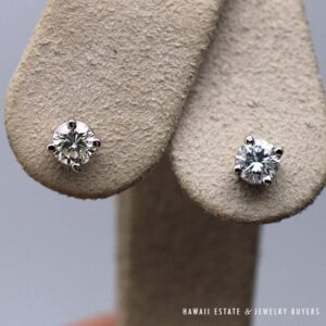 1.5g 14KWG 1.10ctw ROUND BRILLIANT DIAMOND STUD EARRINGS