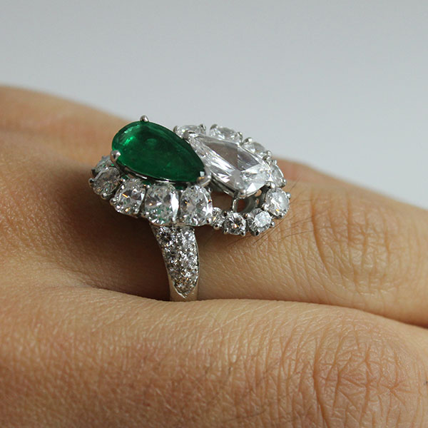 1.30ct Pear Shaped Diamond and Emerald Twin Antique Platinum Ring - Image 3
