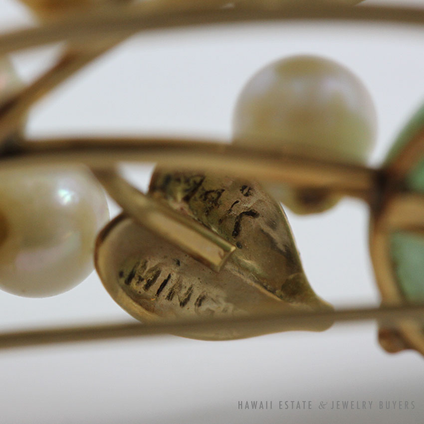 MING'S HAWAII APPLE GREEN JADEITE JADE & PEARL CLUSTER 14K YELLOW GOLD BROOCH - Image 3