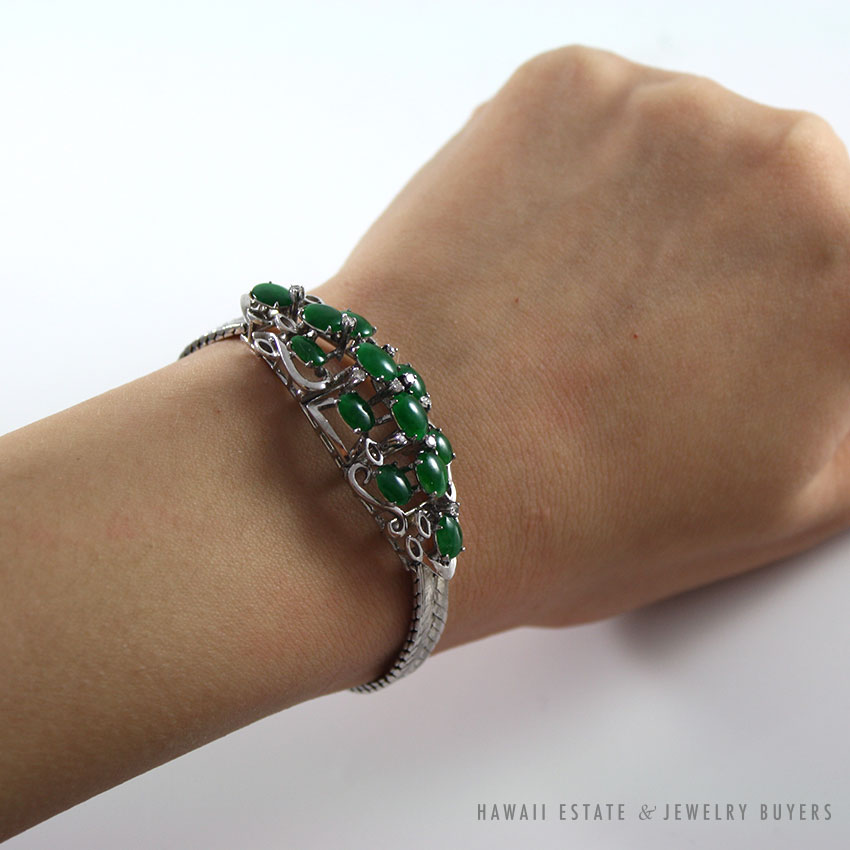 VINTAGE OLD MINE GREEN JADEITE JADE & DIAMOND NECKLACE & BRACELET SET - Image 4