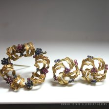 Vintage Natural Ruby & Sapphire Wreath 14K Yellow Gold Brooch & Earrings Set