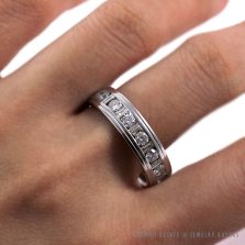 DIAMOND 14K WHITE GOLD MEN'S WEDDING BAND (SZ 9.5)