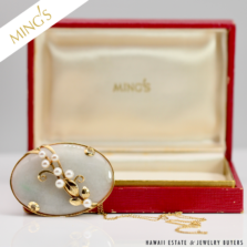 MING'S 23.3g 14KYG JADE & PEARLS PENDANT/BROOCH W/ 15 INCH CHAIN (W/ BOX)
