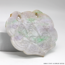 100.4g LAVENDER AND GREEN CARVED JADE PENDANT MEASURES 99x86mm