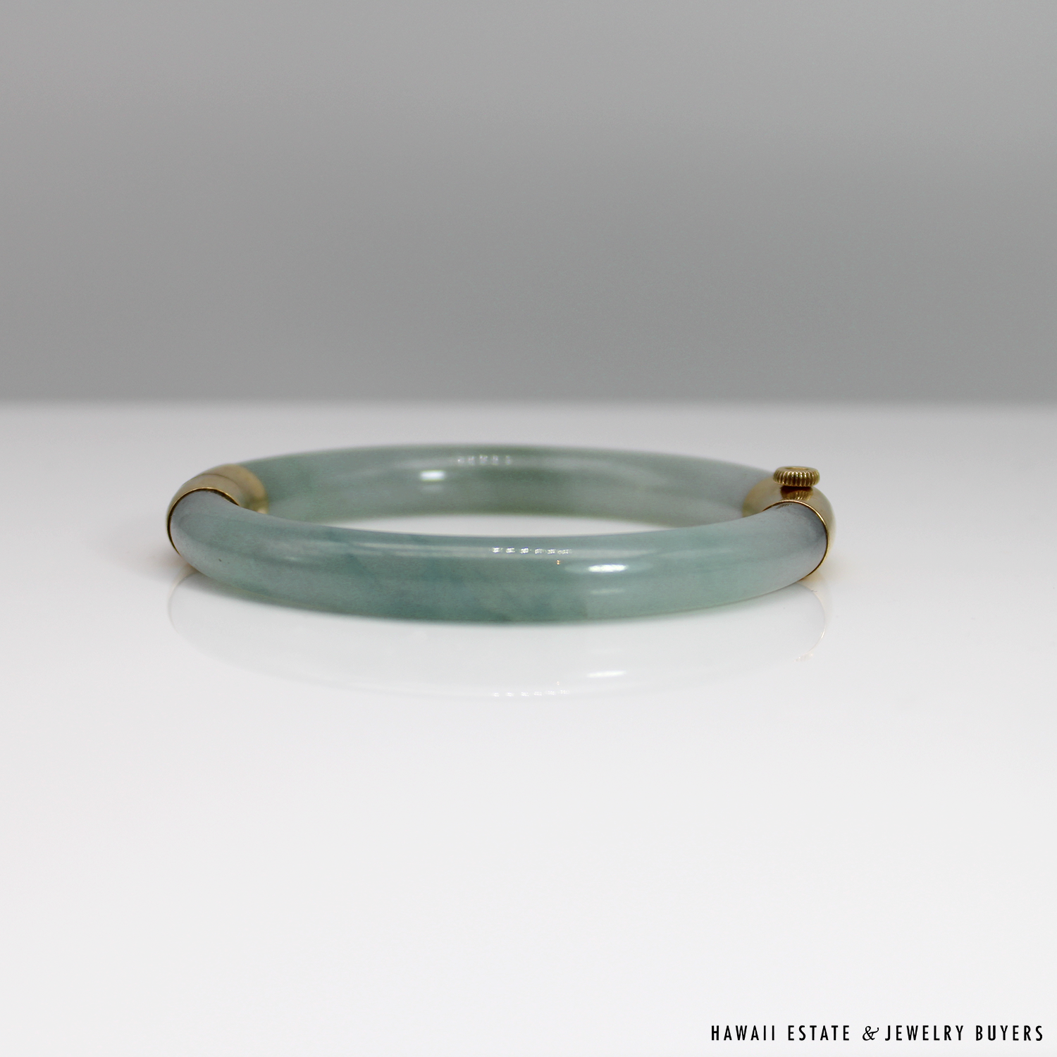 Pale Green Jade Hinged Bangle Bracelet Size 7 with 18K Yellow Gold End Caps - Image 4