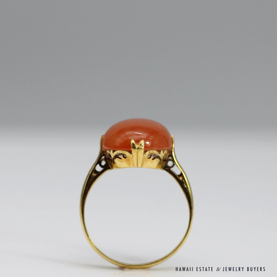 Red Jade Oval Cabochon 18K Yellow Gold Ring Size 7.25 - Image 2