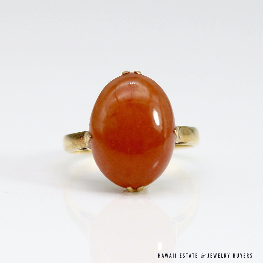 Red Jade Oval Cabochon 18K Yellow Gold Ring Size 7.25