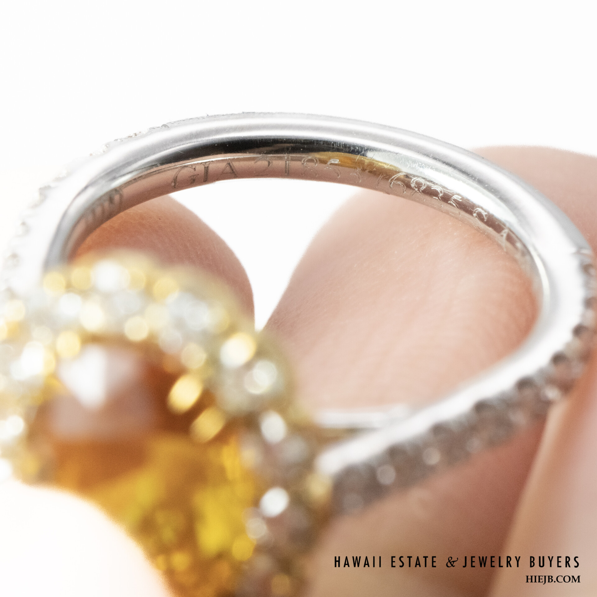GIA CERTIFIED 5.6g 18K2T 4.30ct ORANGY YELLOW SAPPHIRE OVAL 1.09ctw DIAMOND VS/GH HELENA RING SIZE 5 - Image 3