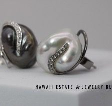 12.8g 18KWG White & Black Pearl Baroque Diamonds Earrings