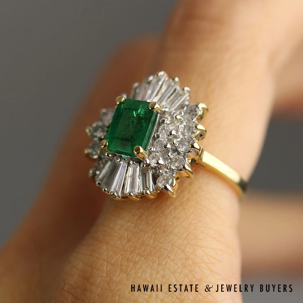 Rectangular Emerald & Diamond 14K Yellow Gold Earrings & Ring Set Size 6 - Image 4