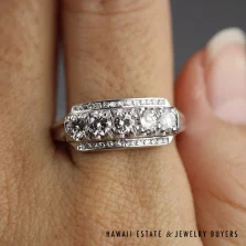 Graduated Diamond Pave 14K White Gold Wedding Band Ring Size 8.5