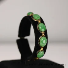 Vintage Green Jade Oval Cabochon 14K Yellow Gold Heart Motif Bracelet Size 6.5