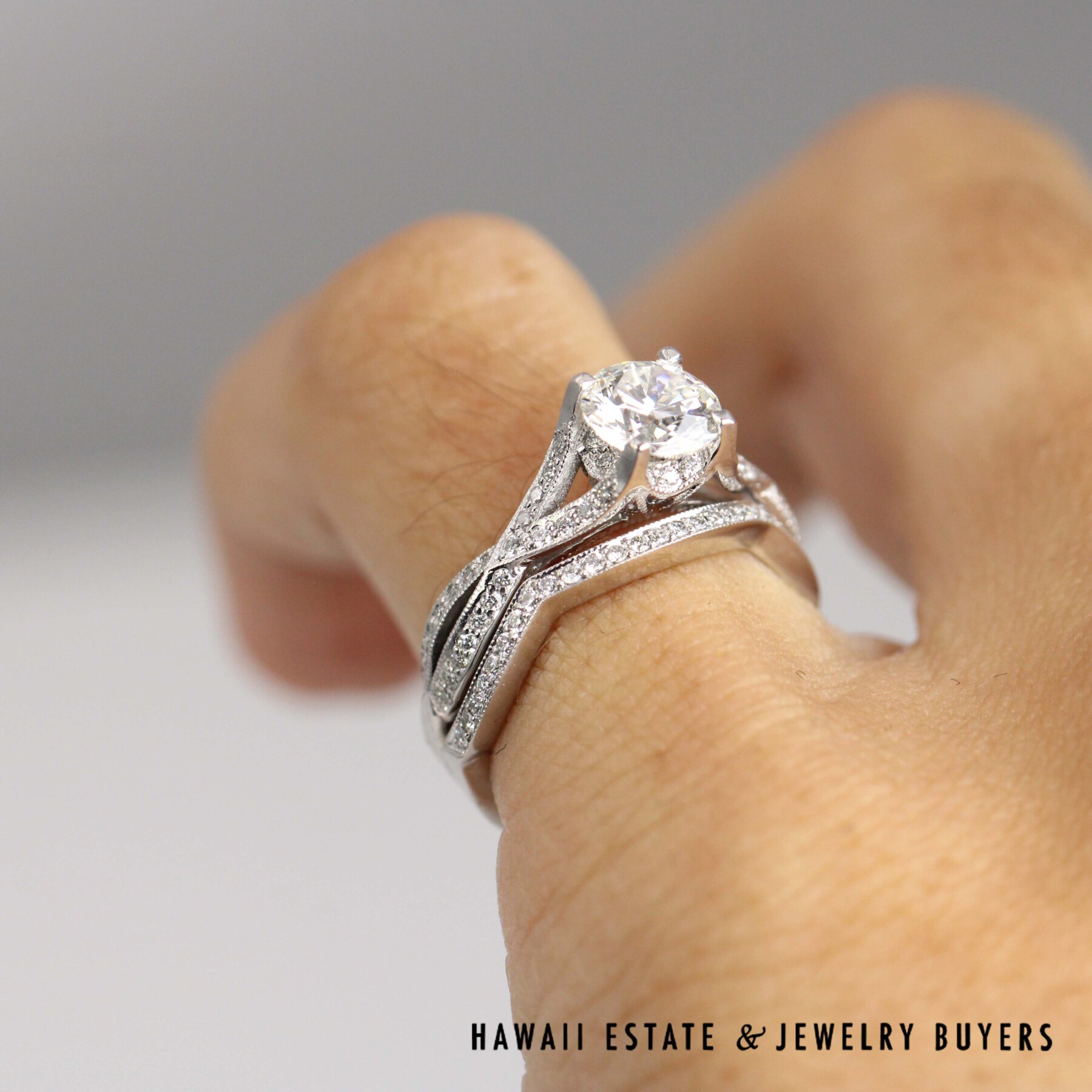 Tacori 5.4g 18KWG 0.81ct AGS F SI1 Ideal RBC Diamond with 0.43ctw Diamond Fitted Wedding Set Size 3.5 - Image 2