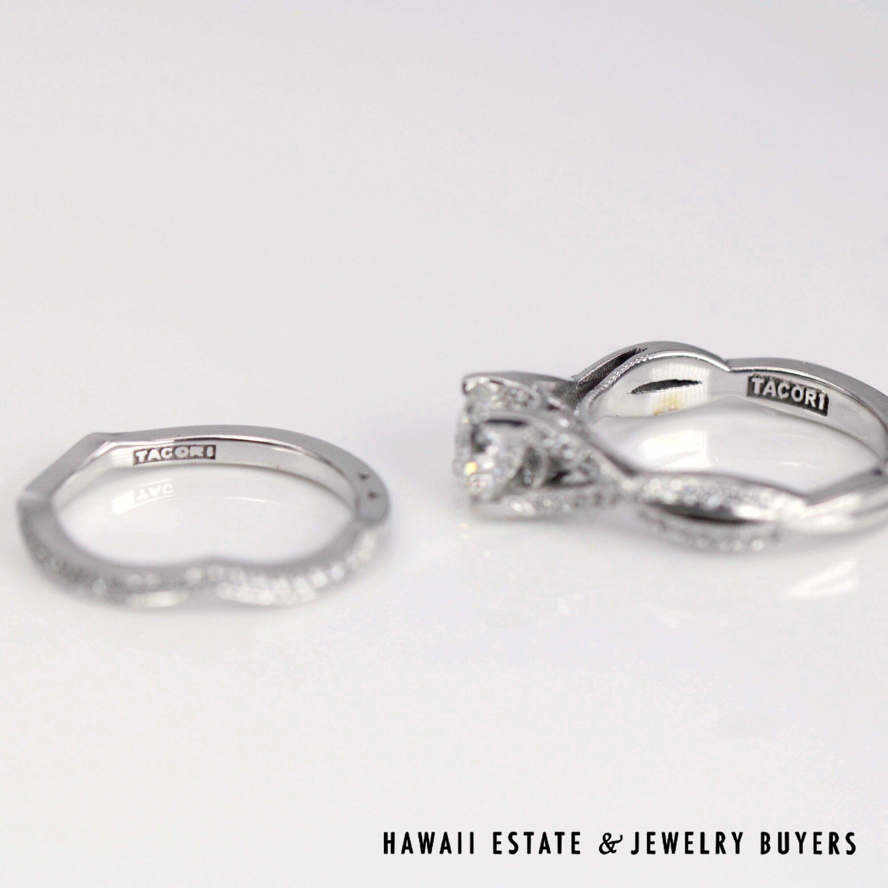 Tacori 5.4g 18KWG 0.81ct AGS F SI1 Ideal RBC Diamond with 0.43ctw Diamond Fitted Wedding Set Size 3.5 - Image 4