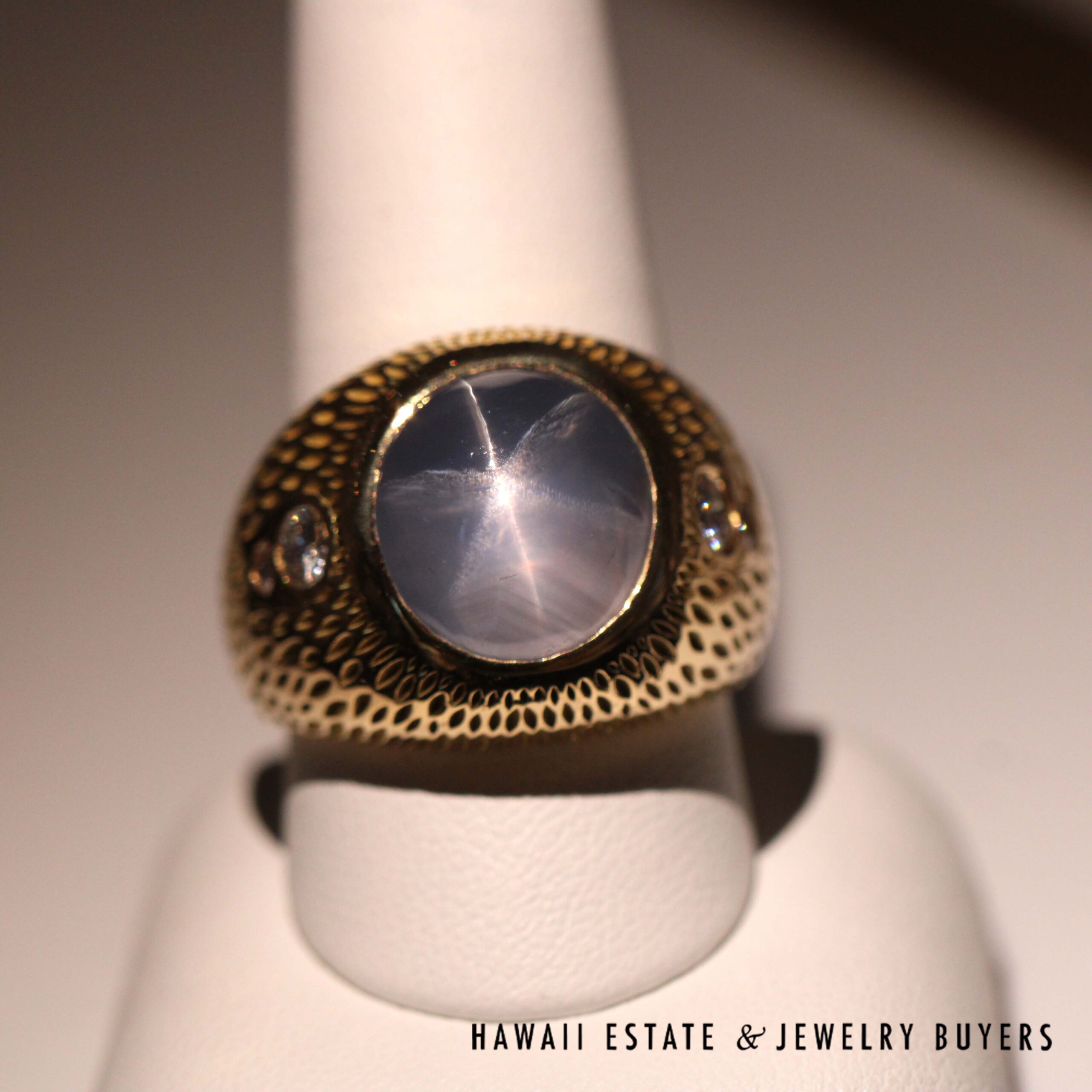 GIA 17.69ct Blue Star Sapphire Cab 0.60ctw Diamond 18K Yellow Gold Gent's Ring Size 10.5 - Image 5
