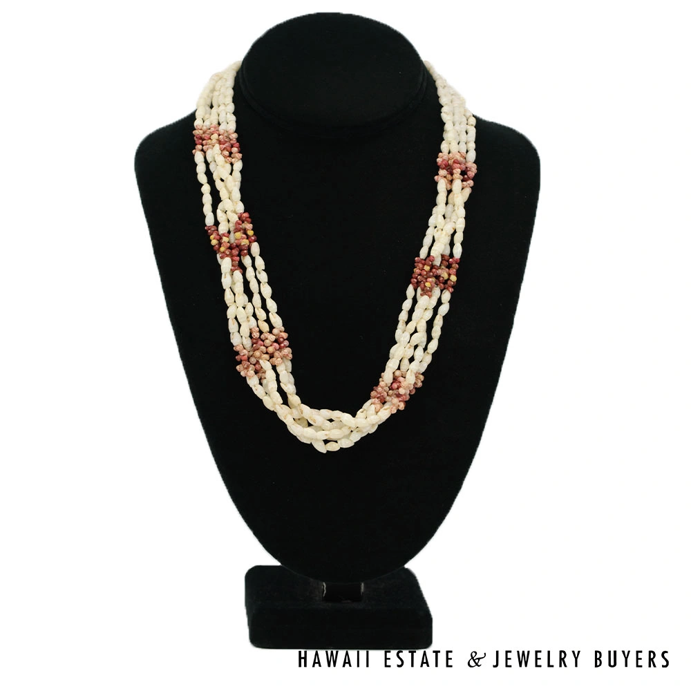 Ni'ihau shell lei Kipona Maunaloa and Pololei Kahelelani and Laiki Ke'oke'o, Ula Ula, Akua Pua, Kamoa, Maku'e.