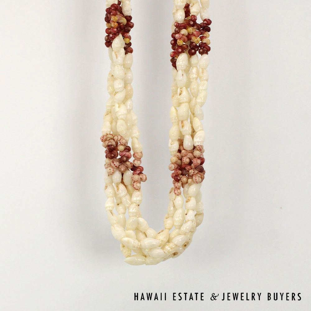 Ni'ihau shell lei Kipona Maunaloa and Pololei Kahelelani and Laiki Ke'oke'o, Ula Ula, Akua Pua, Kamoa, Maku'e.