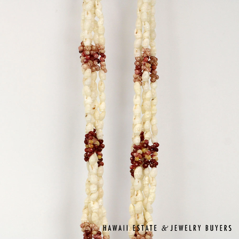Ni'ihau shell lei Kipona Maunaloa and Pololei Kahelelani and Laiki Ke'oke'o, Ula Ula, Akua Pua, Kamoa, Maku'e.
