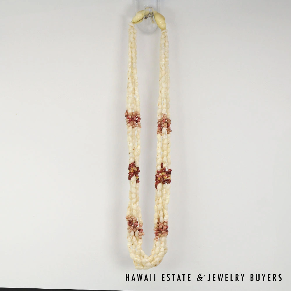 Ni'ihau shell lei Kipona Maunaloa and Pololei Kahelelani and Laiki Ke'oke'o, Ula Ula, Akua Pua, Kamoa, Maku'e.