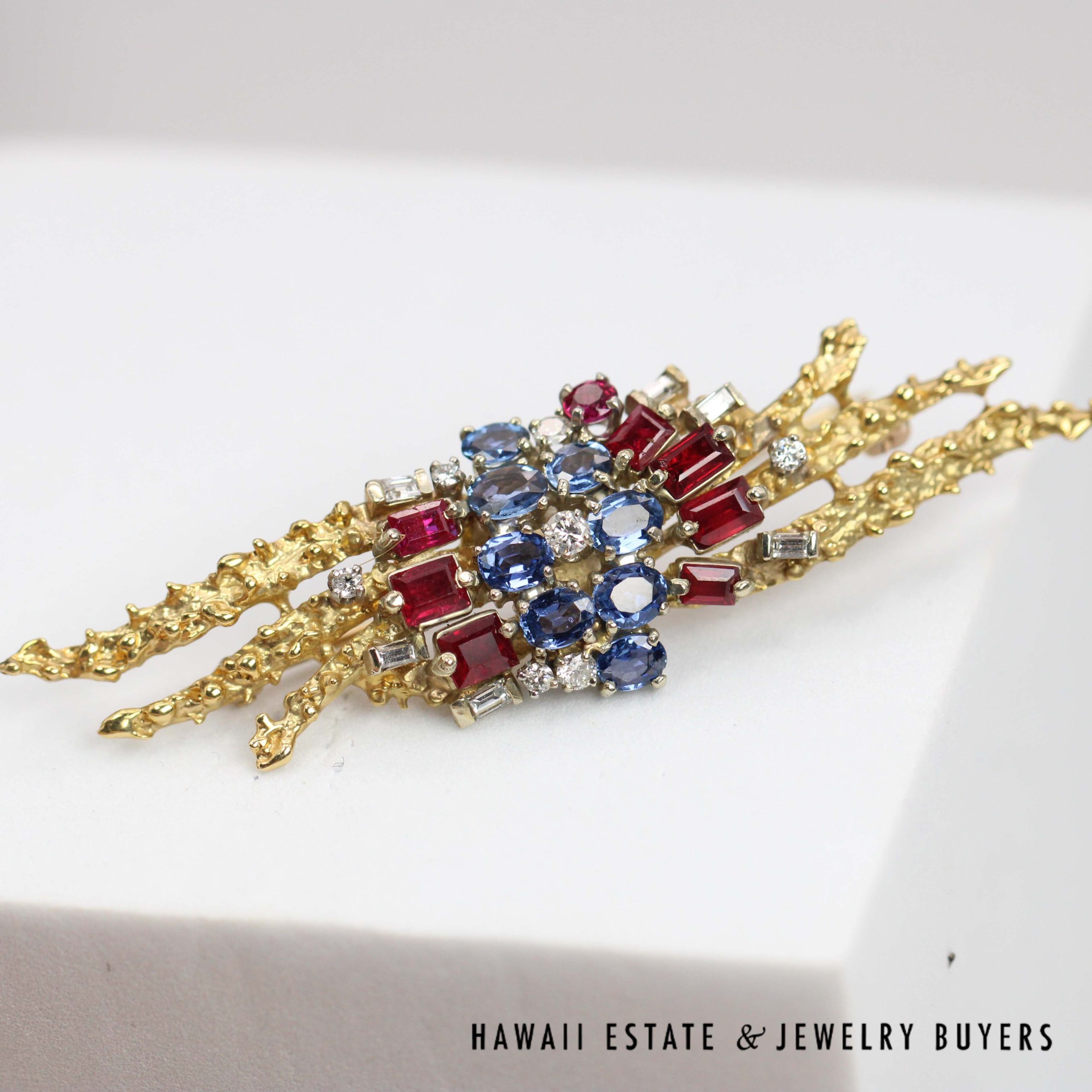 0.40ctw Diamond 0.40ctw Ruby 1.25ctw Sapphire 18k Yellow Gold Brooch 63x17mm, 11g - Image 6