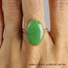 Green Jade Oval Cabochon 18K Yellow Gold Ring Size 7.25