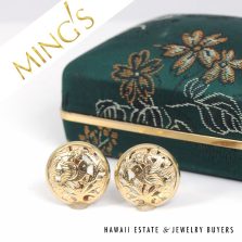 Ming's Hawaii 18mm Round Bird in Plum 14K Yellow Gold Button Earrings With Box