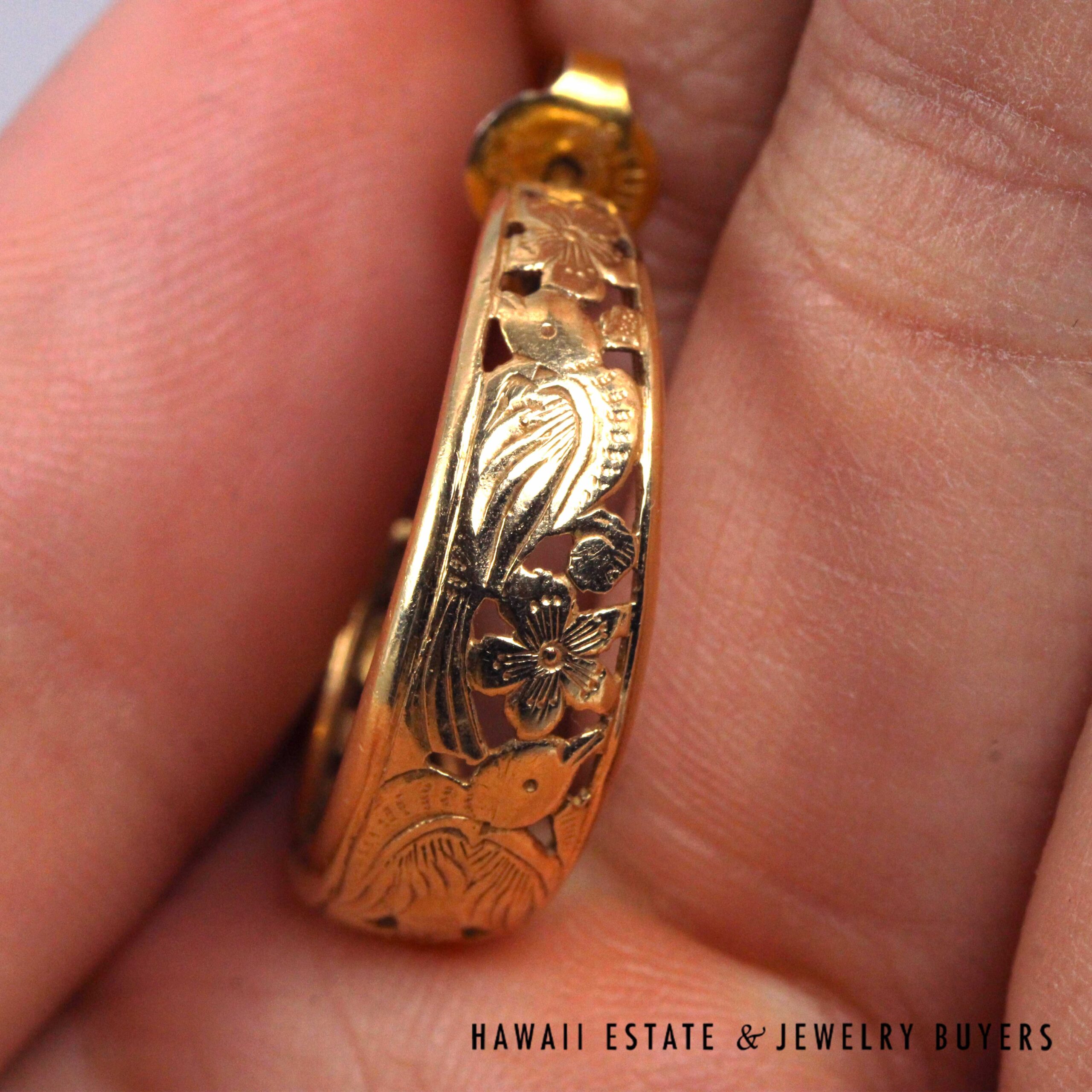 Ming's Hawaii 24mm Bird in Plum 14K Yellow Gold Open Hoop Earrings - Image 6