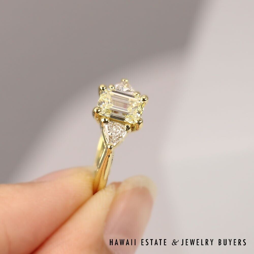 Emerald Cut & Trillion Diamond 18K Yellow Gold Engagement Ring Size 4 - Image 6
