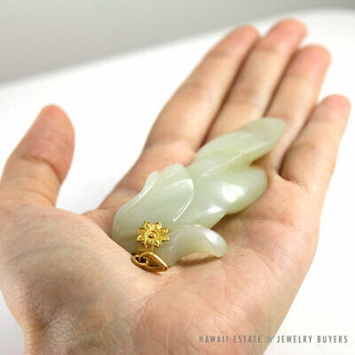 Chinese Carved Pale Green Jade Leaf & Fruit Pendant with Yellow Gold Floral Bail - Image 8