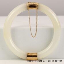 Ming's White Jade Hinged Bangle Bracelet 45.7g 14K Yellow Gold Size 6.5