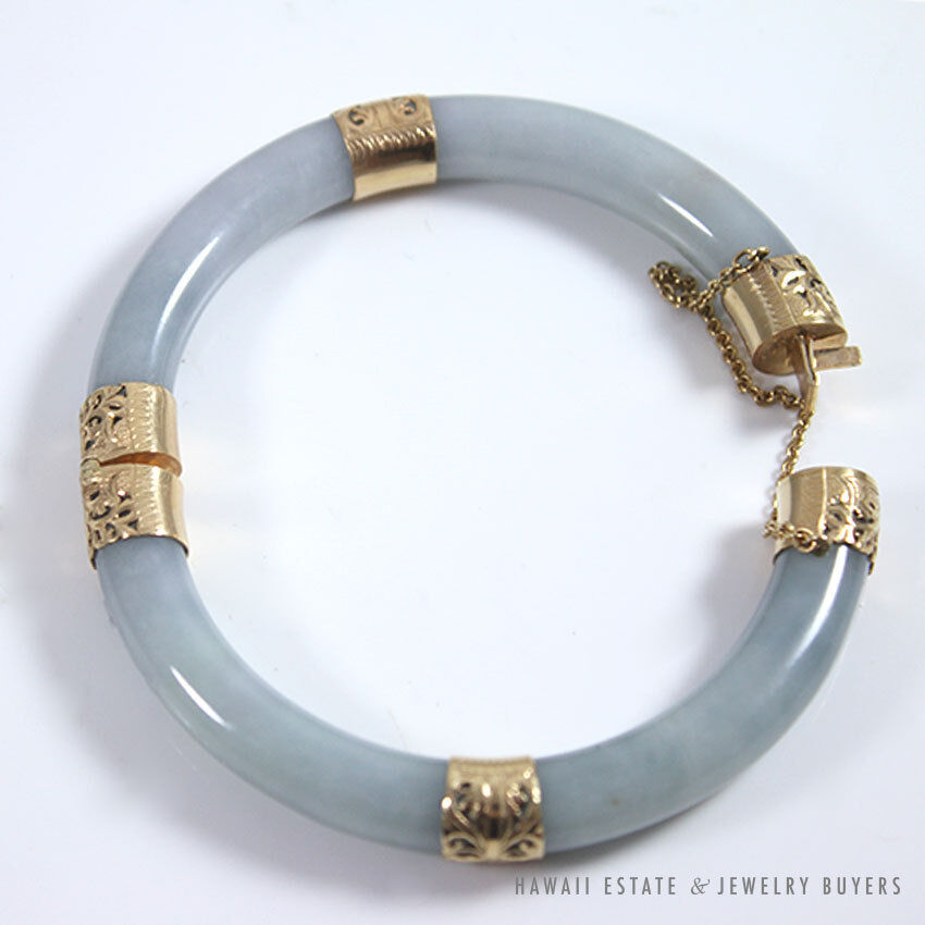 MING'S HAWAII NATURAL BLUE-GREY JADE 14K YELLOW GOLD HINGED BANGLE BRACELET - Image 3