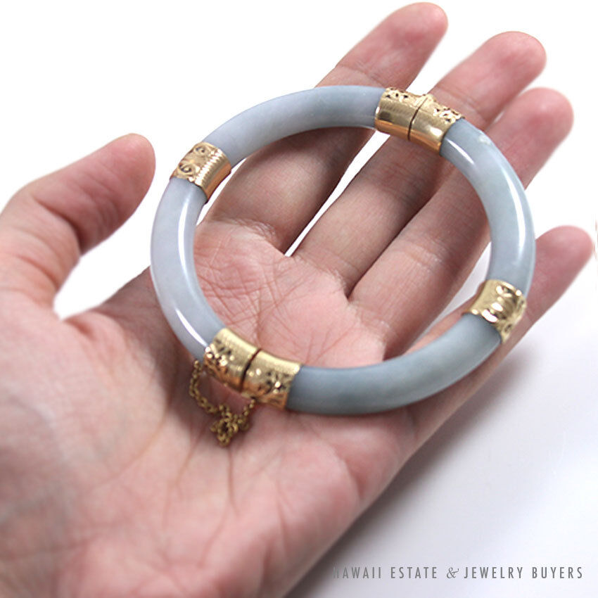 MING'S HAWAII NATURAL BLUE-GREY JADE 14K YELLOW GOLD HINGED BANGLE BRACELET - Image 9