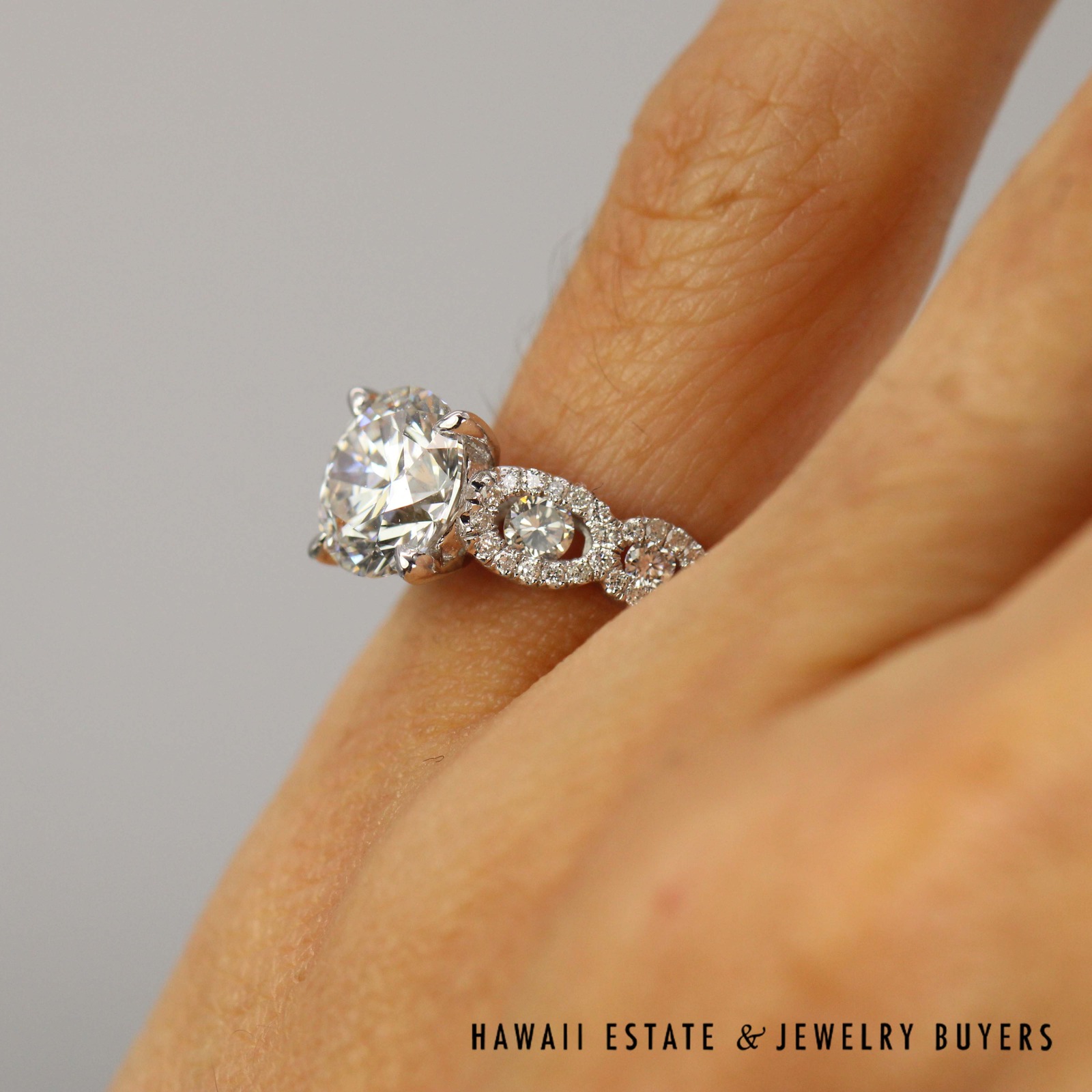 2.07ct Lab-Grown Diamond 0.65ctw Diamond 18k White Gold Engagement Ring Size 3.5 - Image 2