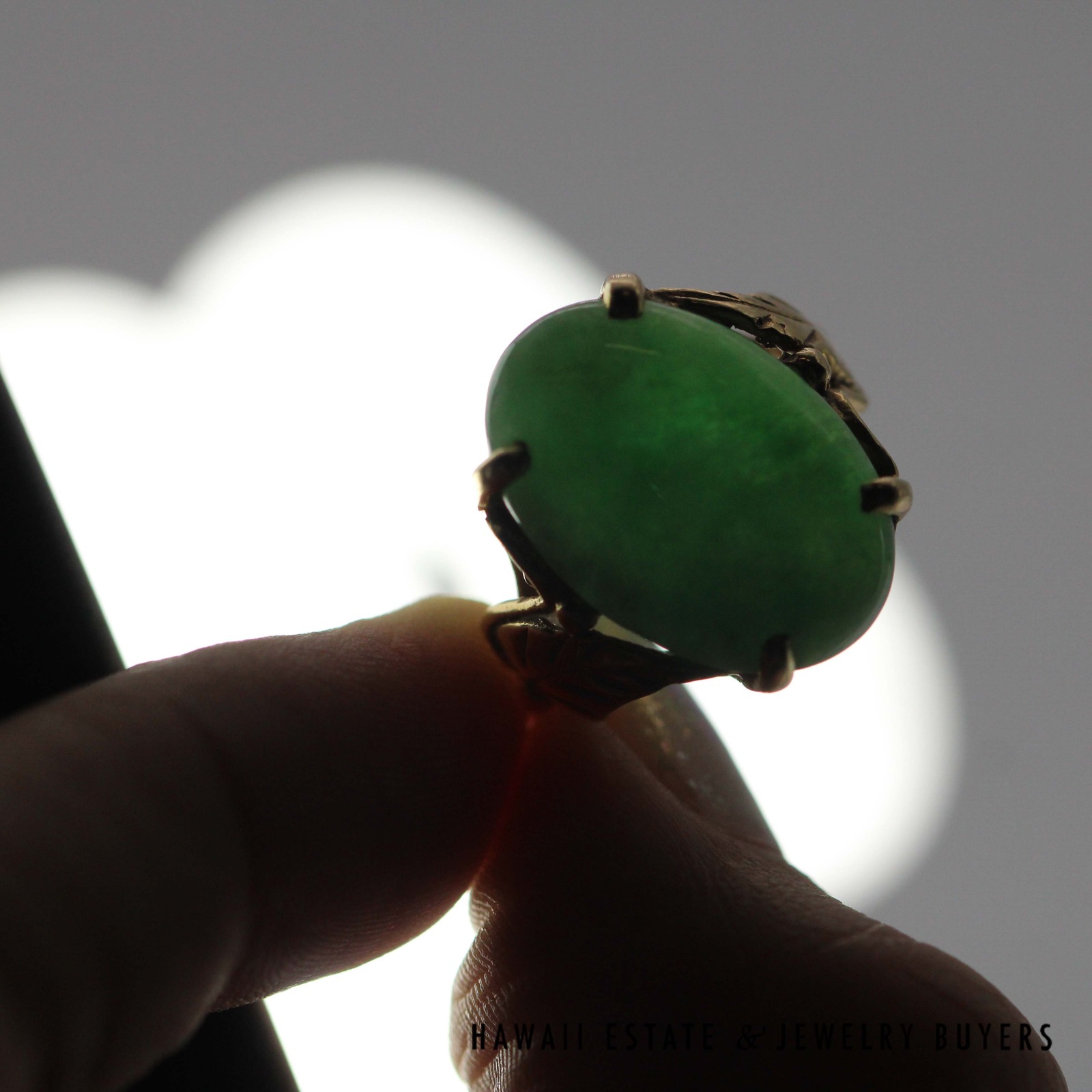 Green Jade Oval Cabochon 14K Yellow Gold Ring Size 6.25 - Image 9