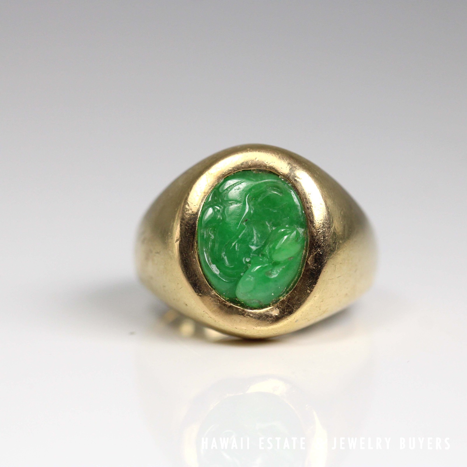 David Lin Carved Oval Green Jade Ring in 14K Yellow Gold Size 10 - Image 2