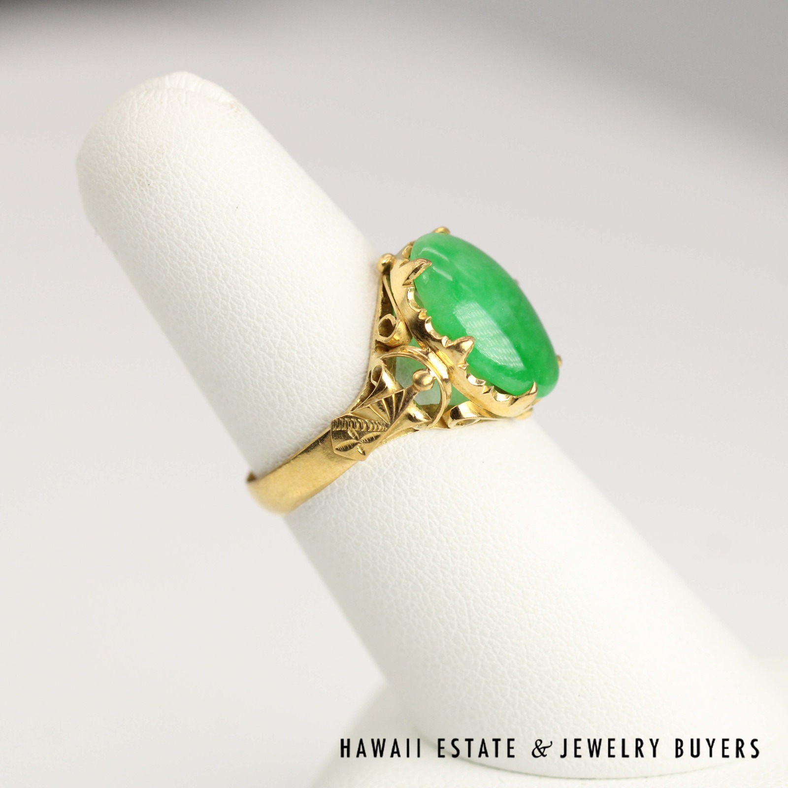 GIA Type A Green Jade Oval Ring 20k Yellow Gold 10x14mm Size 7 - Image 3