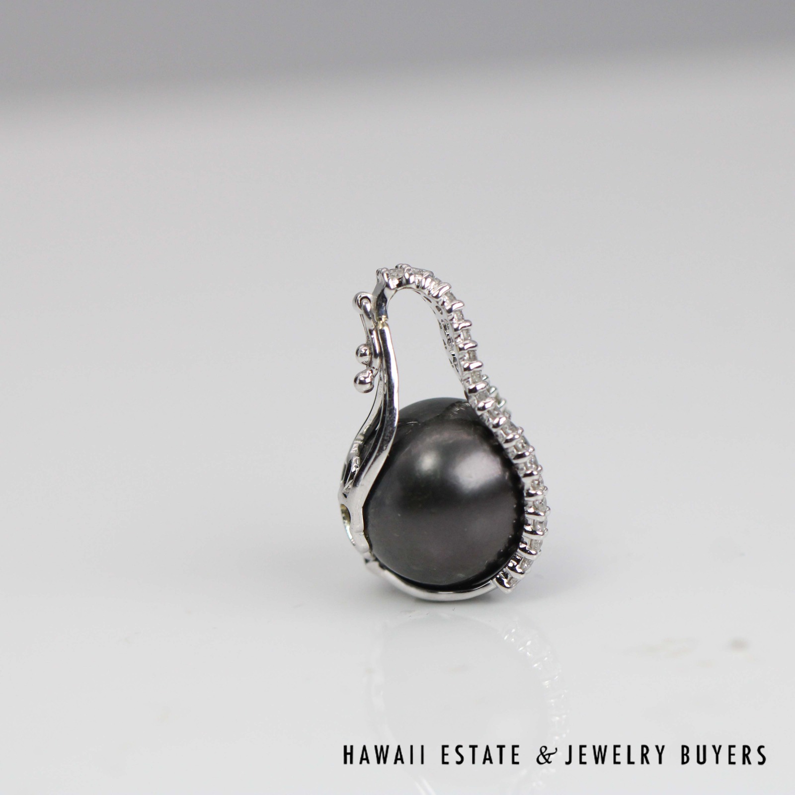 13mm Tahitian Pearl With 0.33ctw Diamond 18K White Gold Pendant - Image 8
