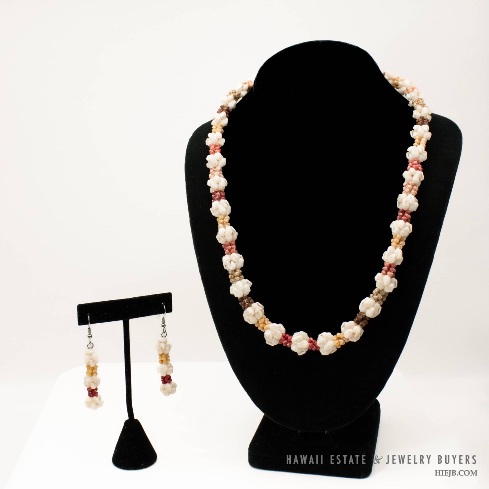 Ni'ihau Shell Lei Pua Kalaunu 22.5 Inch with Earrings