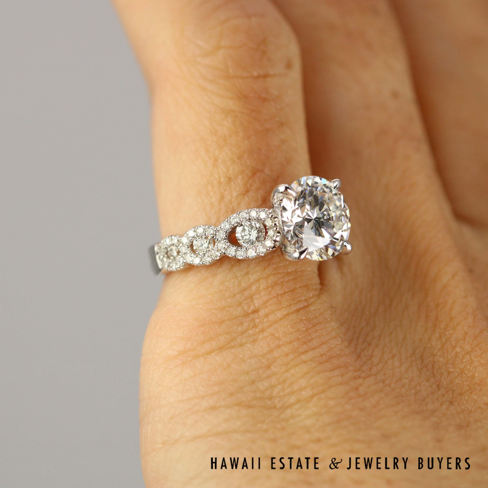 2.07ct Lab-Grown Diamond 0.65ctw Diamond 18k White Gold Engagement Ring Size 3.5 - Image 3