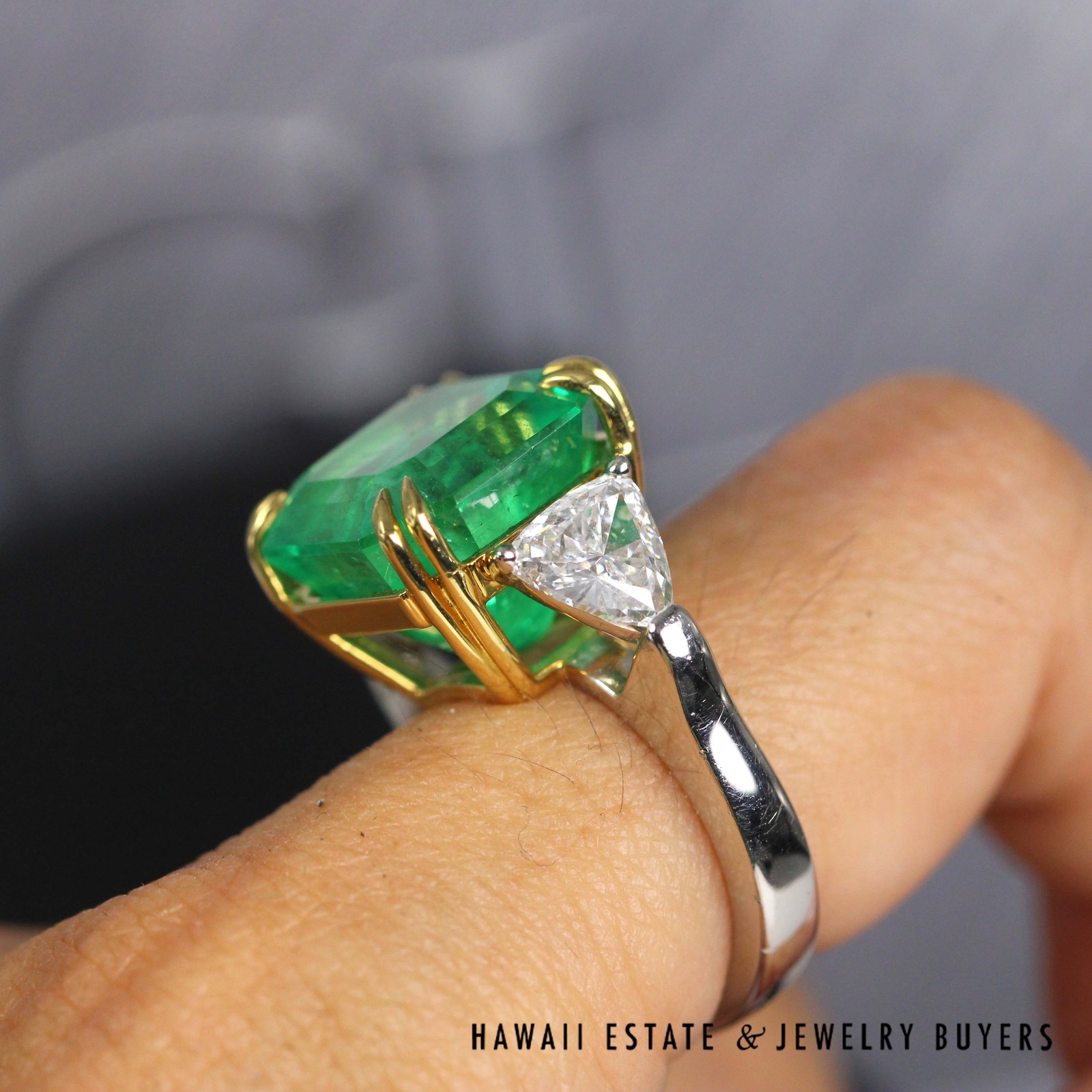 AGL 12.80ctw Natural Columbian Emerald Step Cut w/ Trillion Side Diamonds Plat/18K Ring Size 5.5 - Image 7