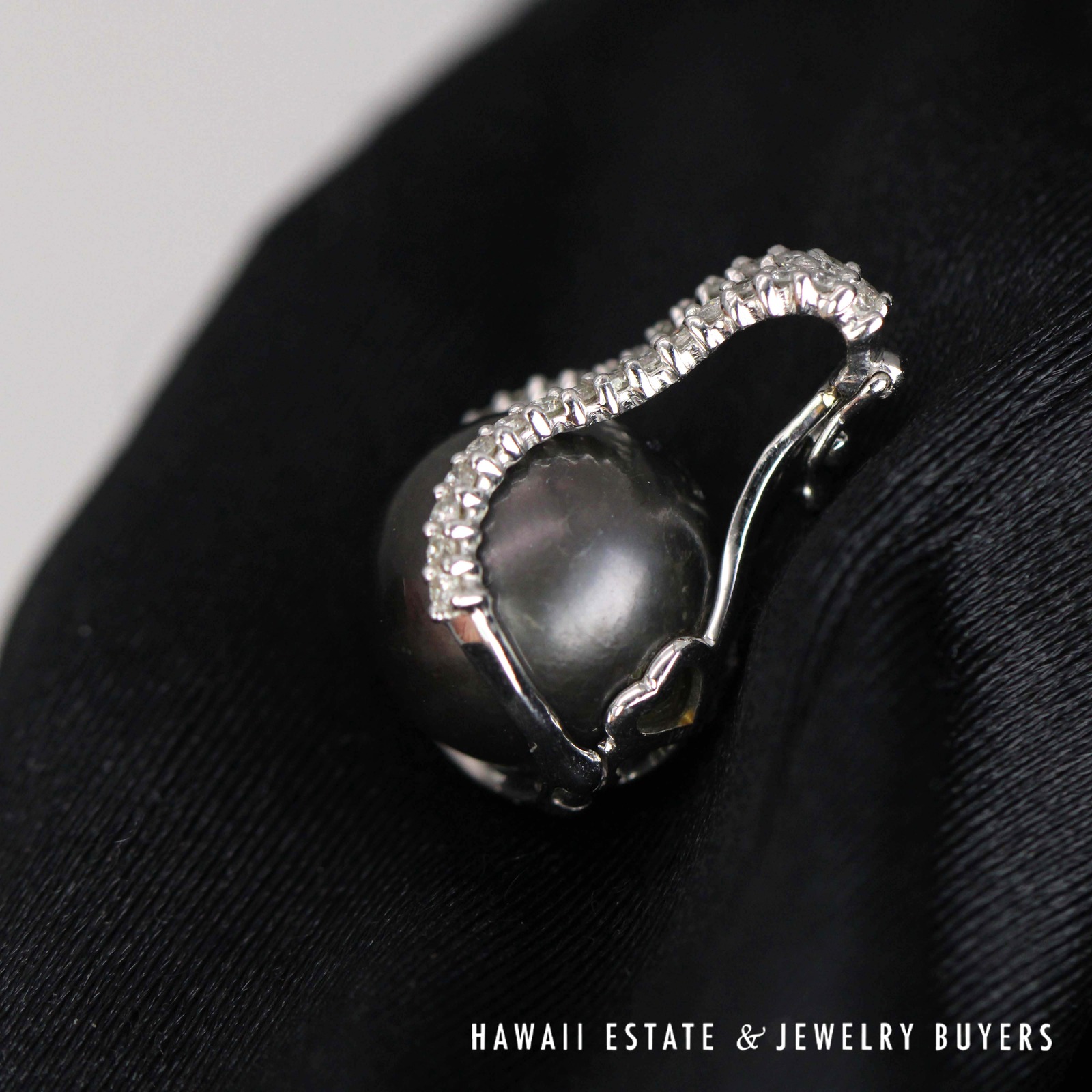 13mm Tahitian Pearl With 0.33ctw Diamond 18K White Gold Pendant - Image 7