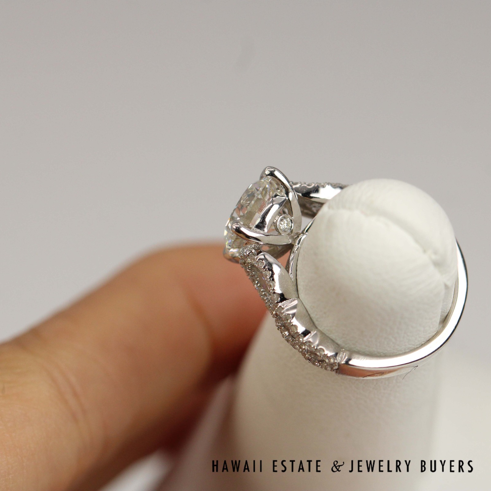 2.07ct Lab-Grown Diamond 0.65ctw Diamond 18k White Gold Engagement Ring Size 3.5 - Image 5