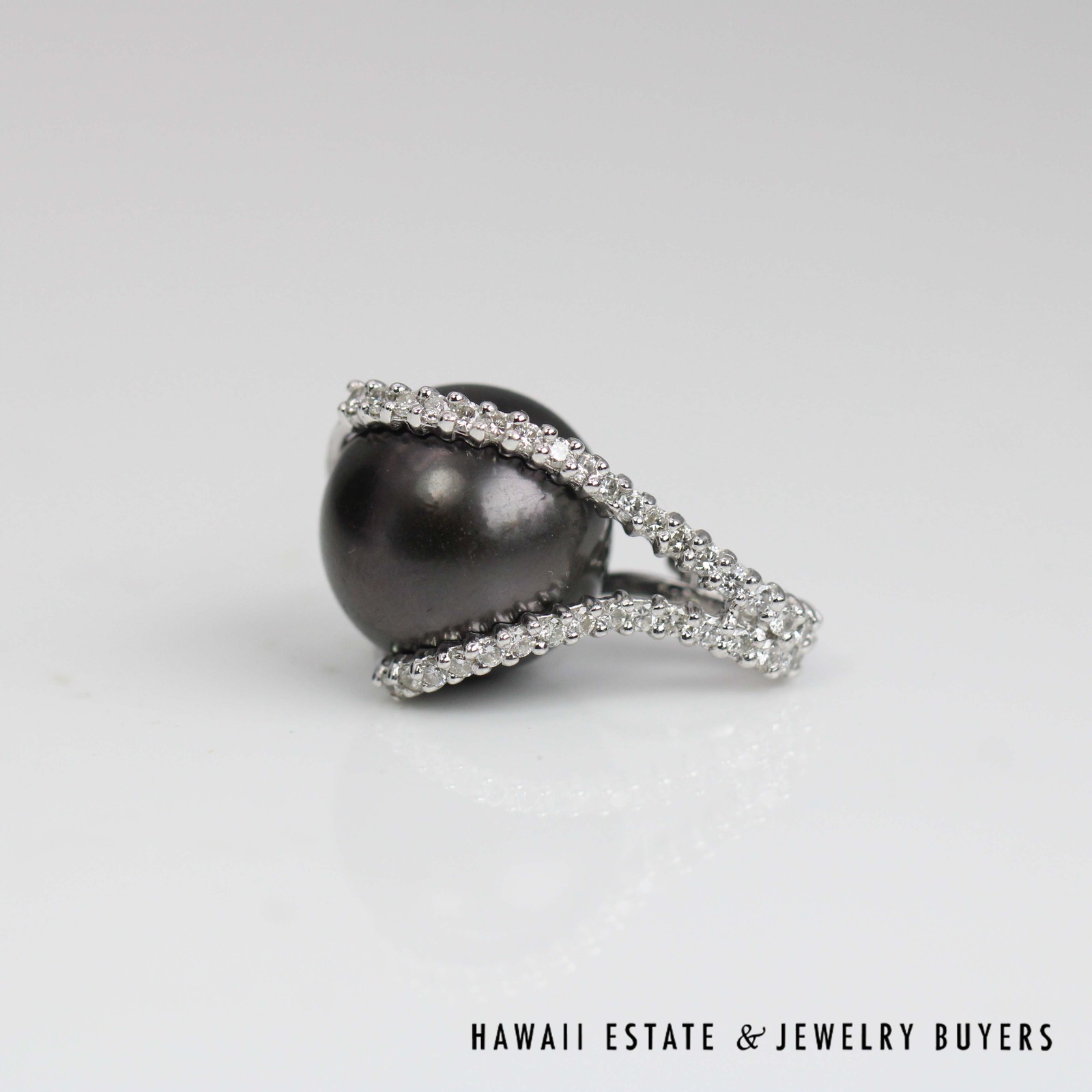 13mm Tahitian Pearl With 0.33ctw Diamond 18K White Gold Pendant - Image 3