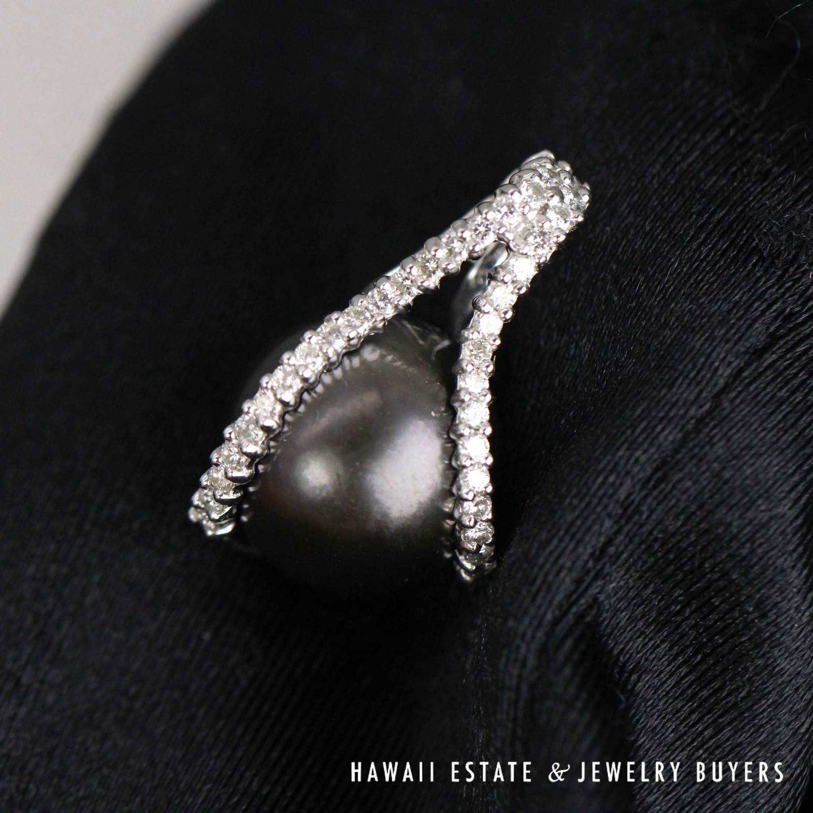 13mm Tahitian Pearl With 0.33ctw Diamond 18K White Gold Pendant - Image 6