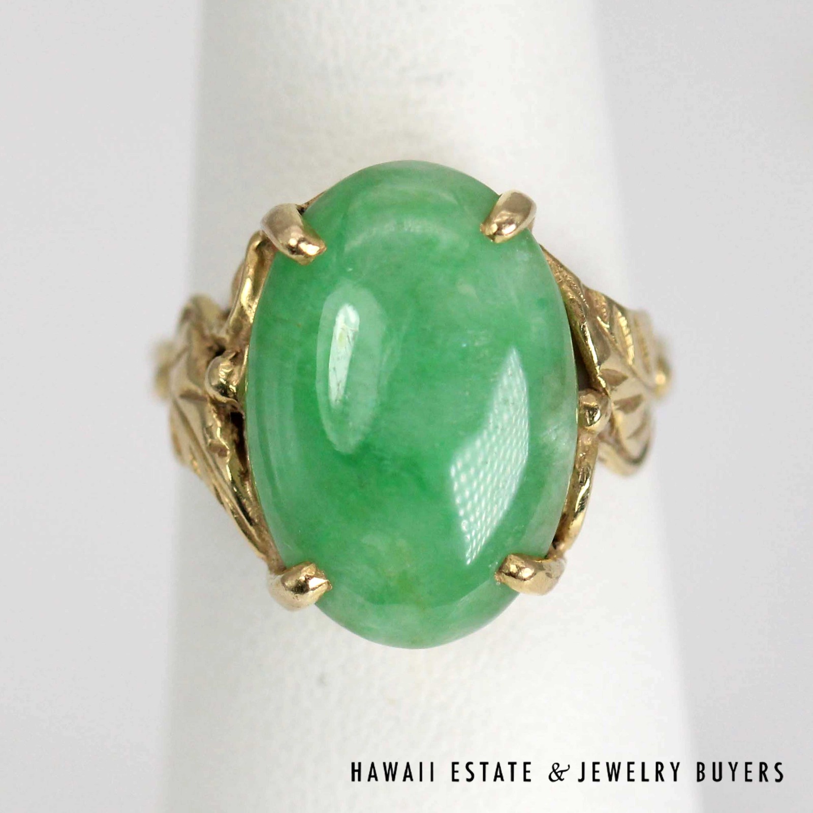 Green Jade Oval Cabochon 14K Yellow Gold Ring Size 6.25