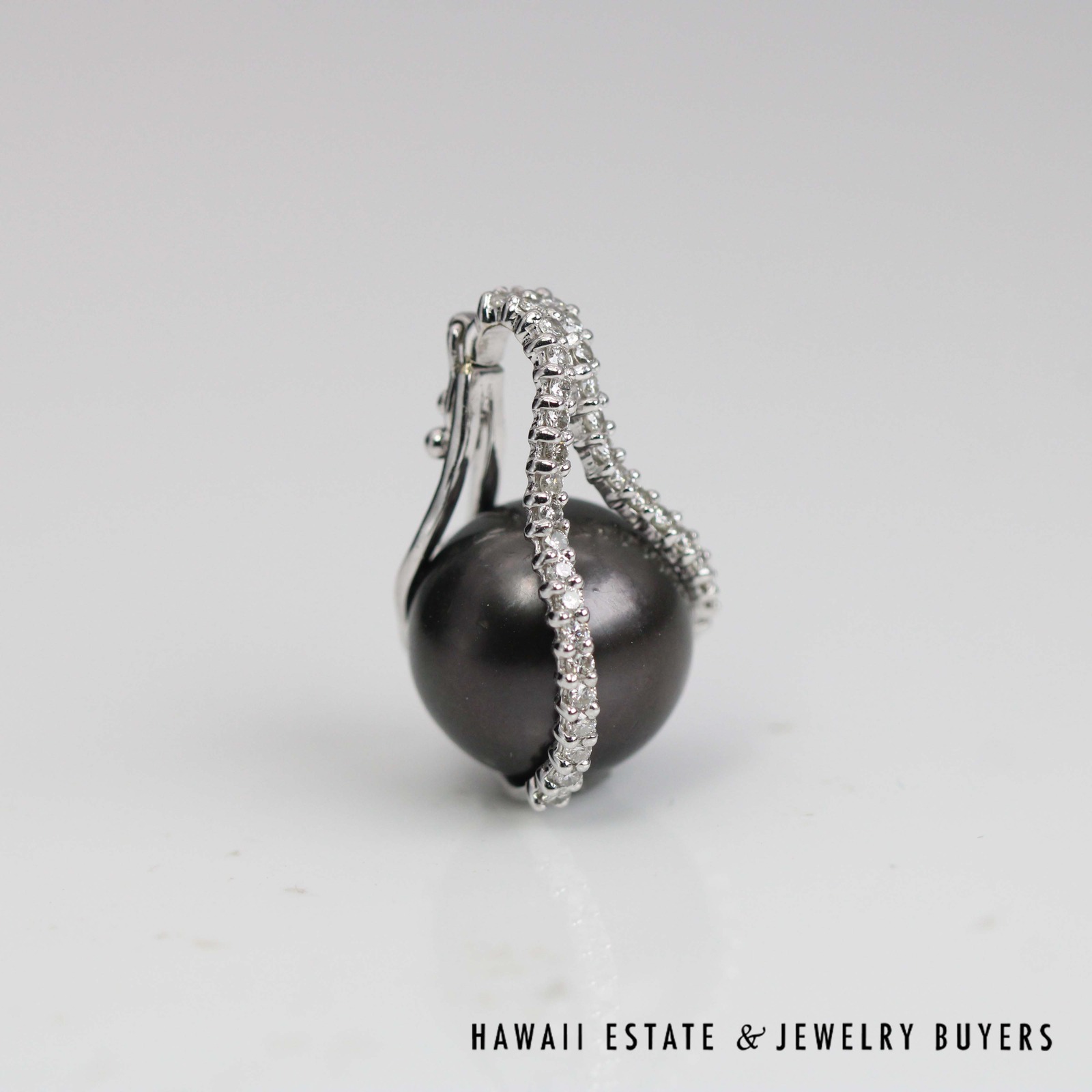 13mm Tahitian Pearl With 0.33ctw Diamond 18K White Gold Pendant - Image 5