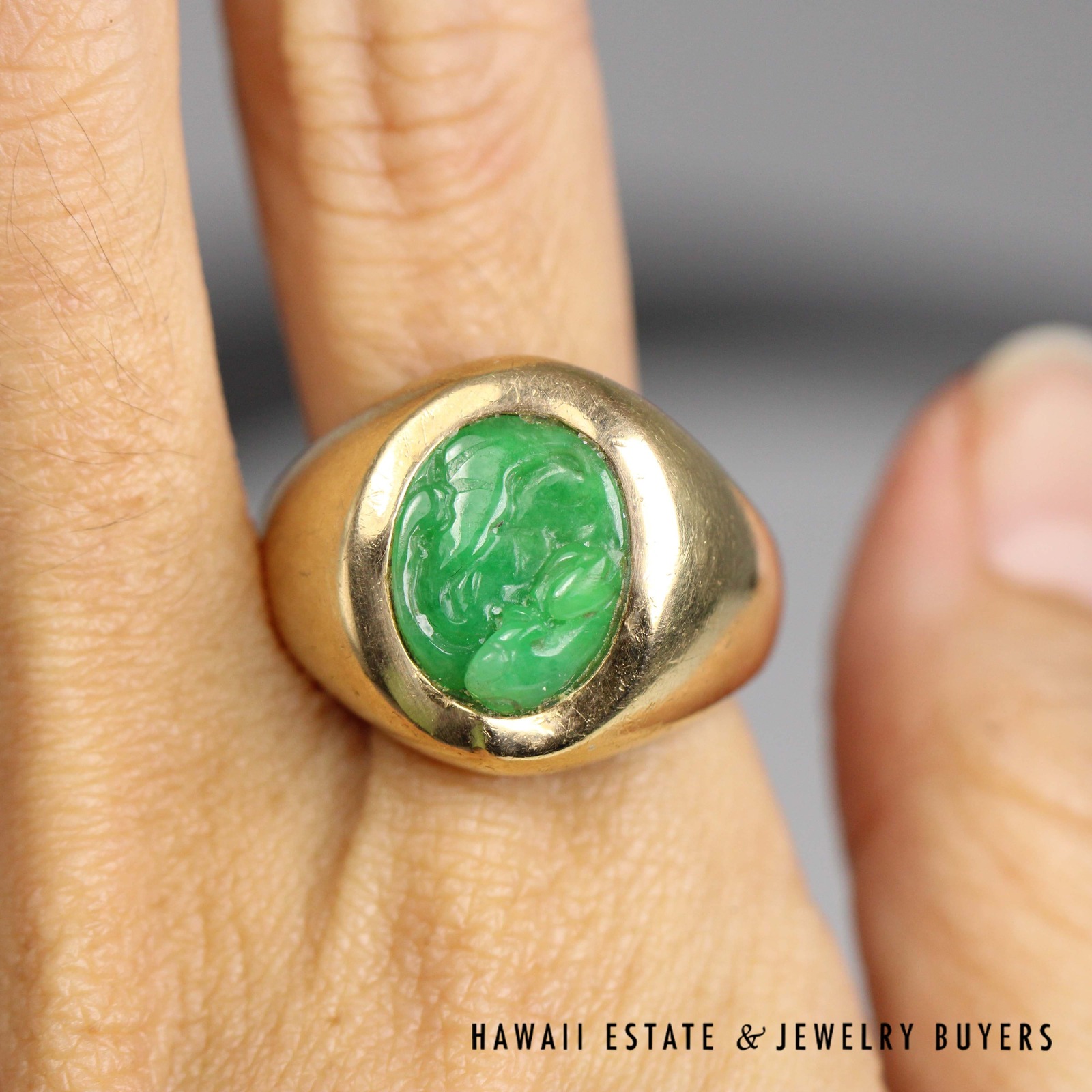 David Lin Carved Oval Green Jade Ring in 14K Yellow Gold Size 10 - Image 11