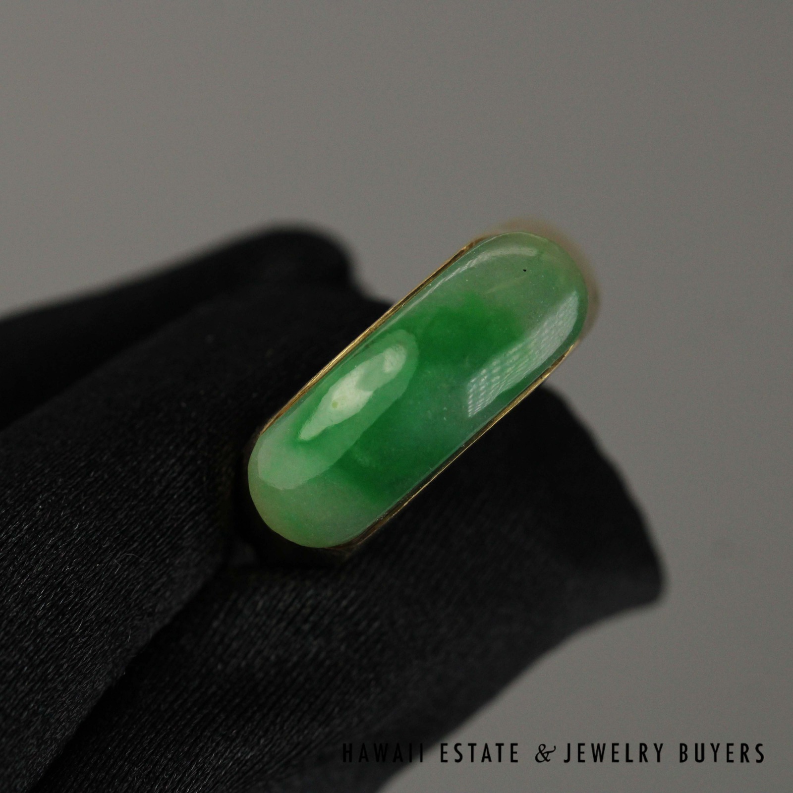 GIA Type A Mottled Green Jade Saddle Ring 14k Yellow Gold 22x8mm Size 13 - Image 3