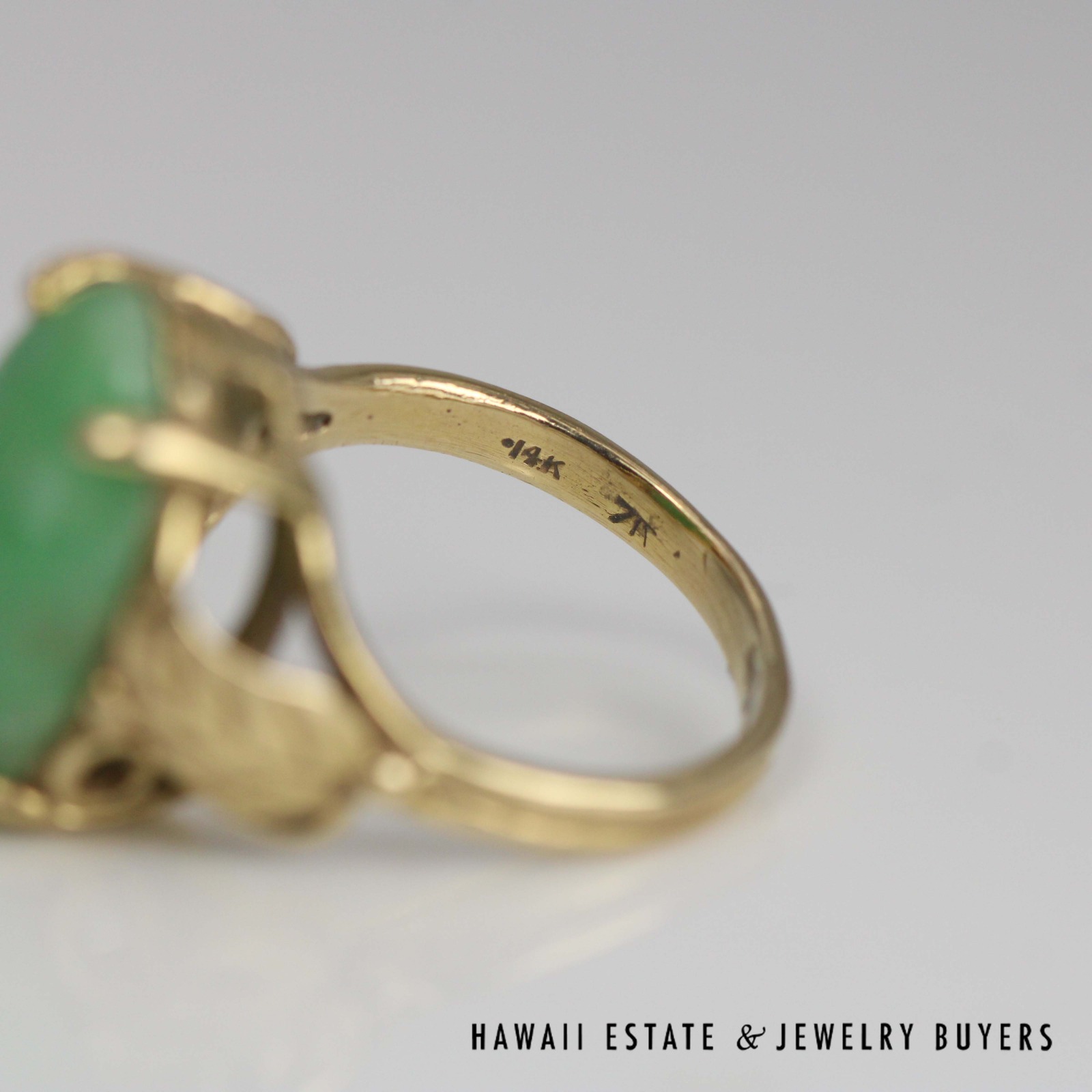 Green Jade Oval Cabochon 14K Yellow Gold Ring Size 6.25 - Image 10